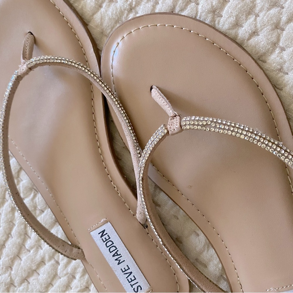 Steve Madden Nude Crystal Flip Flops Size 9